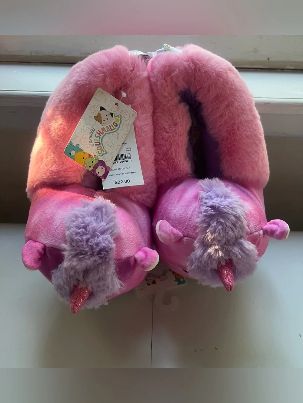 Squishmallows unicorn pink Girls SLIPPERS size XL 4/5- NEW!